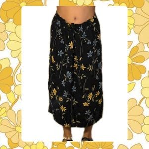 SAG HARBOR FLORAL TIE SKIRT